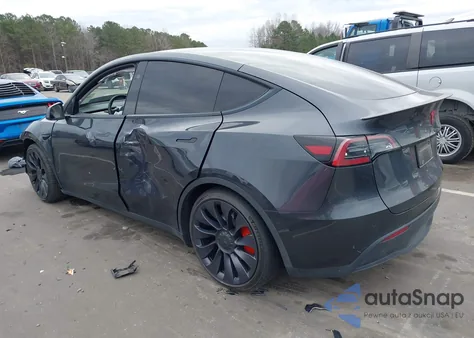 2024 Tesla Model Y Performance Dual Motor All-Wheel Drive z USA, uszkodzony, nr VIN 7SAYGDEF9RF022552